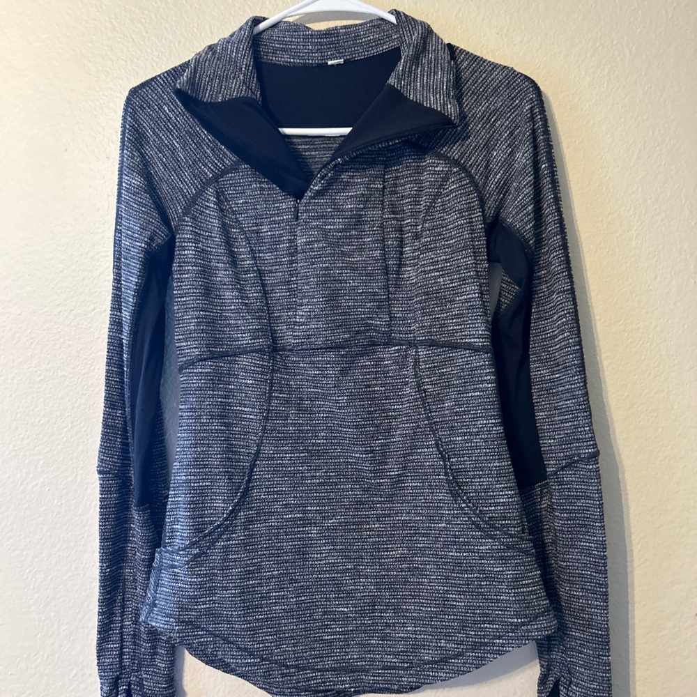 Lululemon Athletica Black and Gray Quarter Zip Size 4